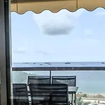 Luxe Center Bay 4 아파트 *