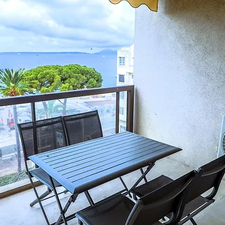 Luxe Center Bay 4 Апартаменты