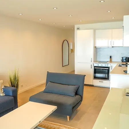 Апартаменты Luxe Center Bay 4 Антиб