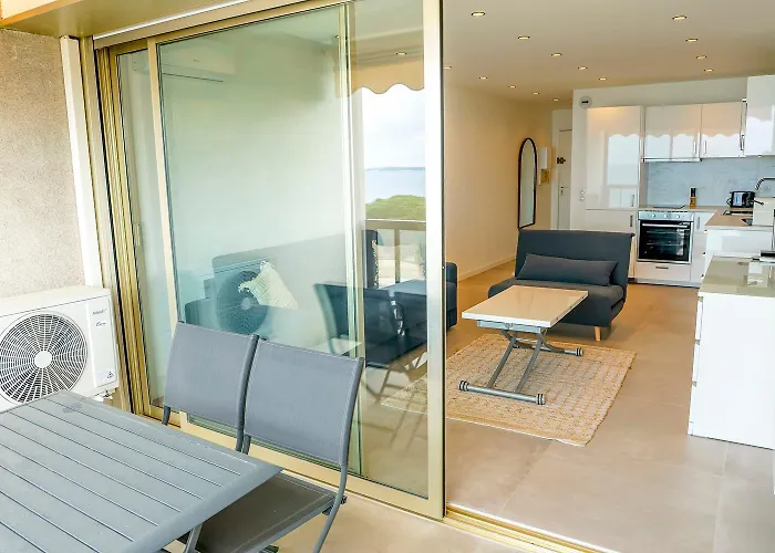 Luxe Center Bay 4 Apartment